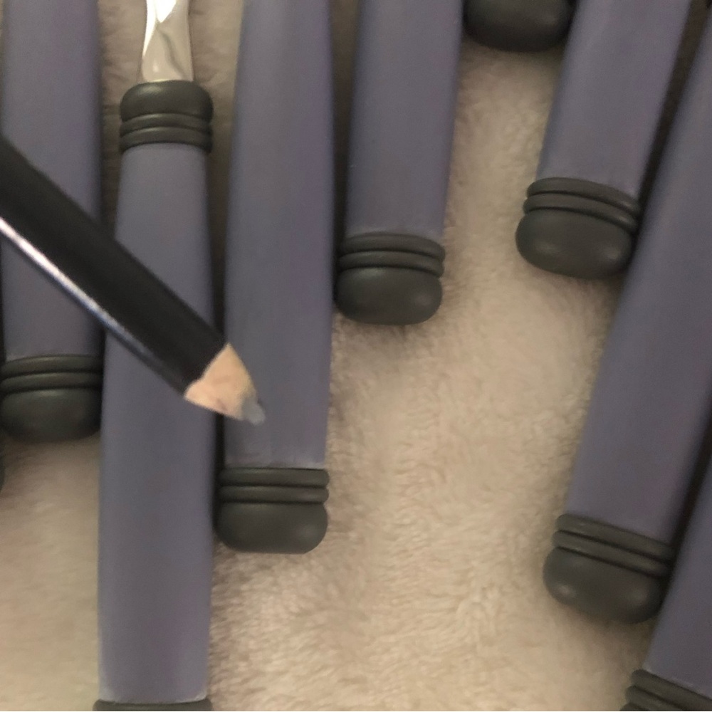 Pfaltzgraff Mystic Stainless Flatware– Lilac & Gray (Discontinued) 16 pieces - Picture 6 of 7